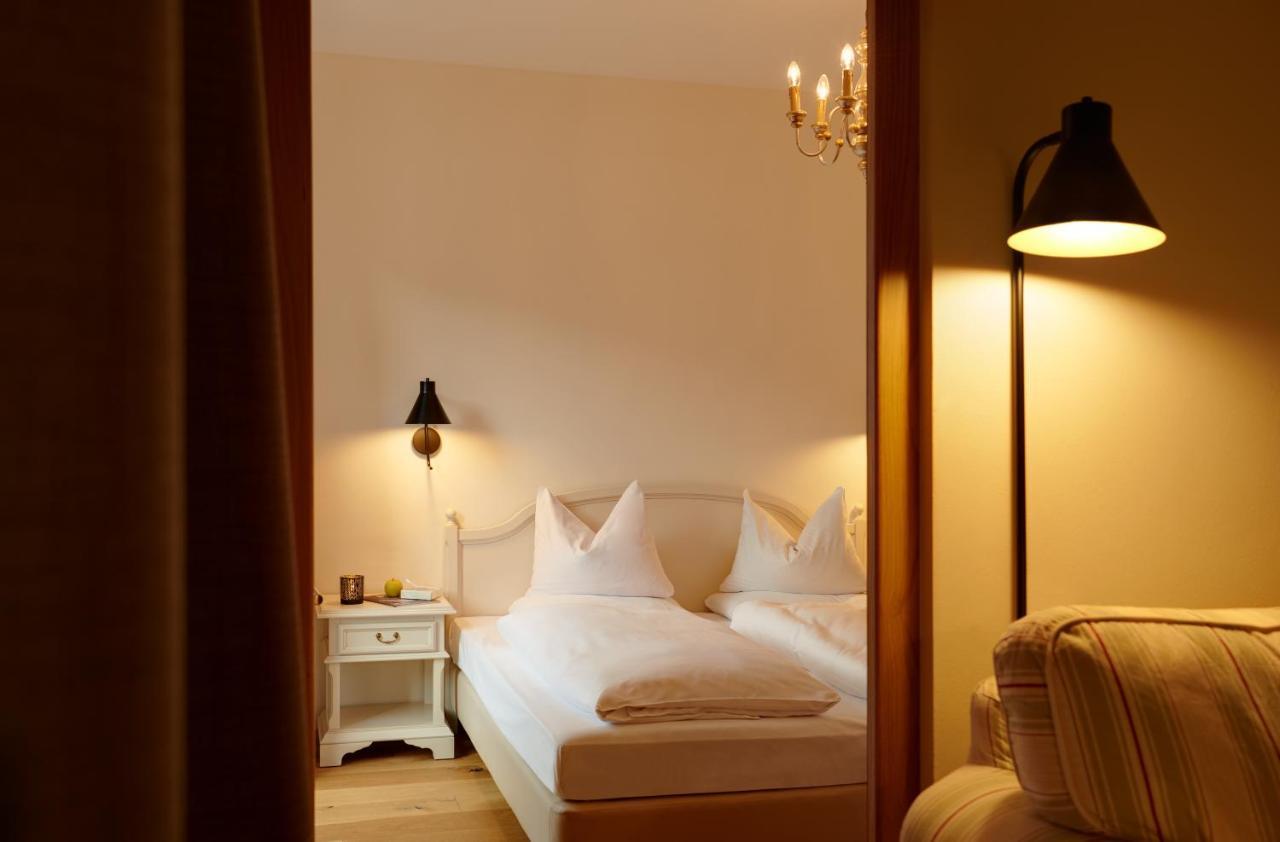 Historic Guesthouse Bircher B&B Apartments Near Sterzing Campo di Trens Exterior photo